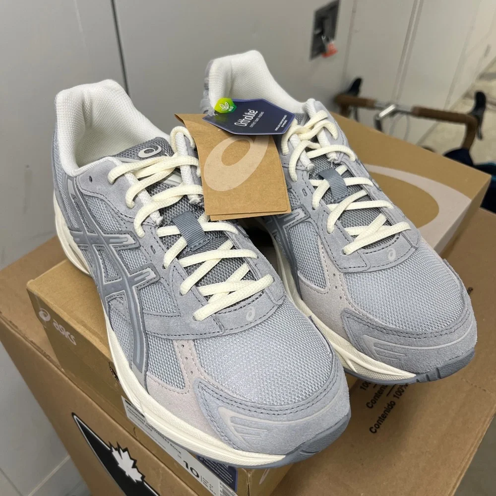 Asics Gel-1130 in Gray and White - Picture 2 of 3